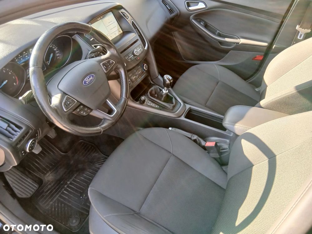 Ford Focus 1.0 EcoBoost STart-Stopp-System TITANIUM - 7