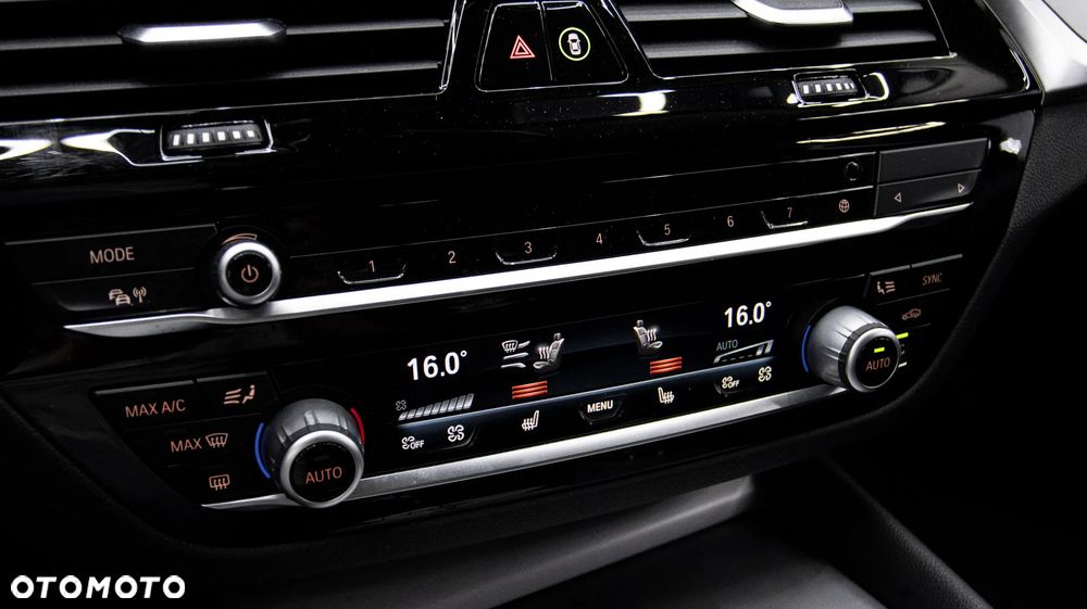 BMW Seria 5 520d xDrive mHEV - 27