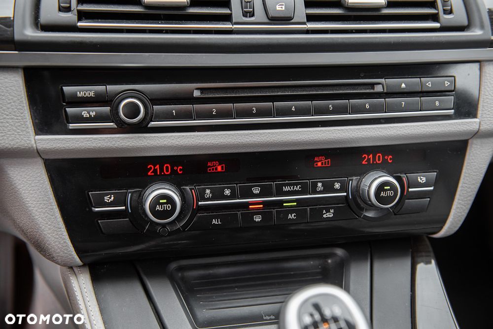BMW Seria 5 520d Luxury Line - 23