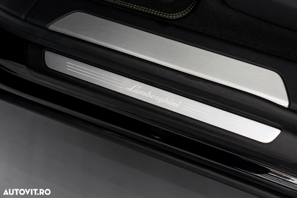 Lamborghini URUS - 32