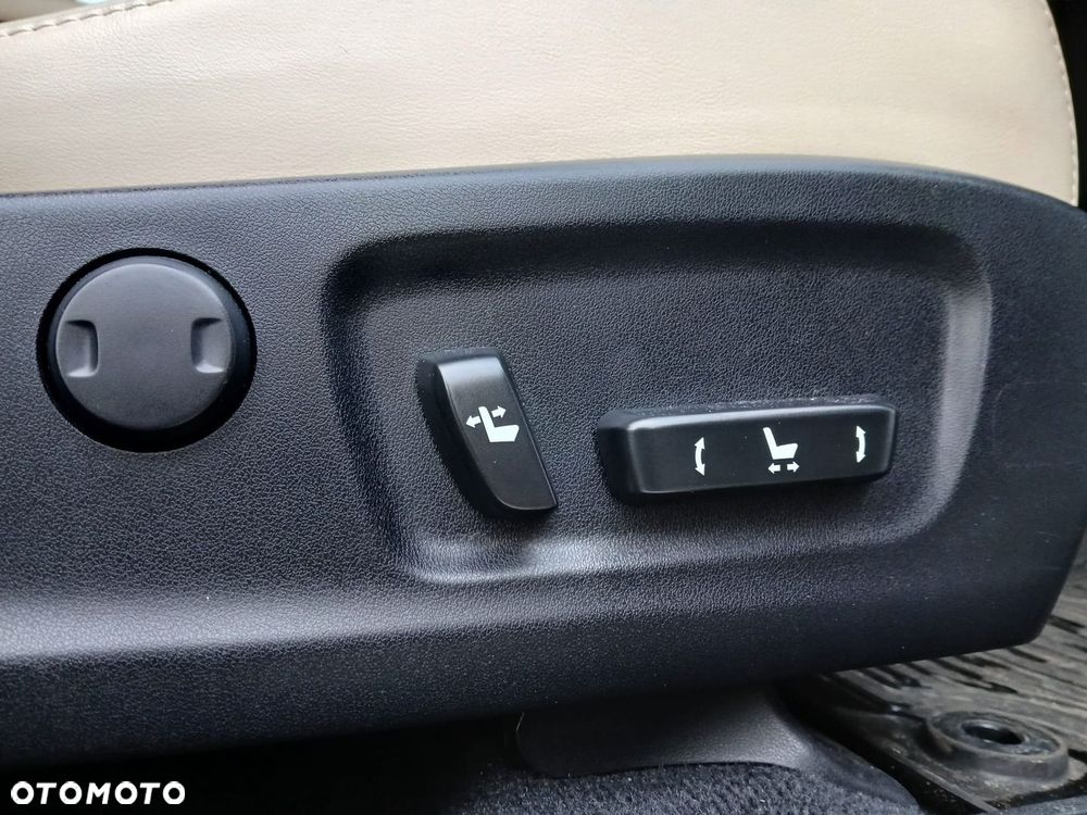 Lexus RX 450h Business Edition - 37