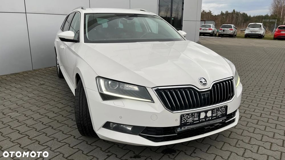 Skoda Superb 2.0 TDI SCR Style DSG - 3