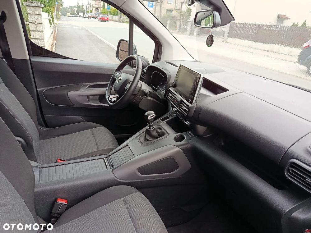 Toyota Proace City Verso 1.5 D-4D L2 Team Deutschland 7-Sitzer - 12