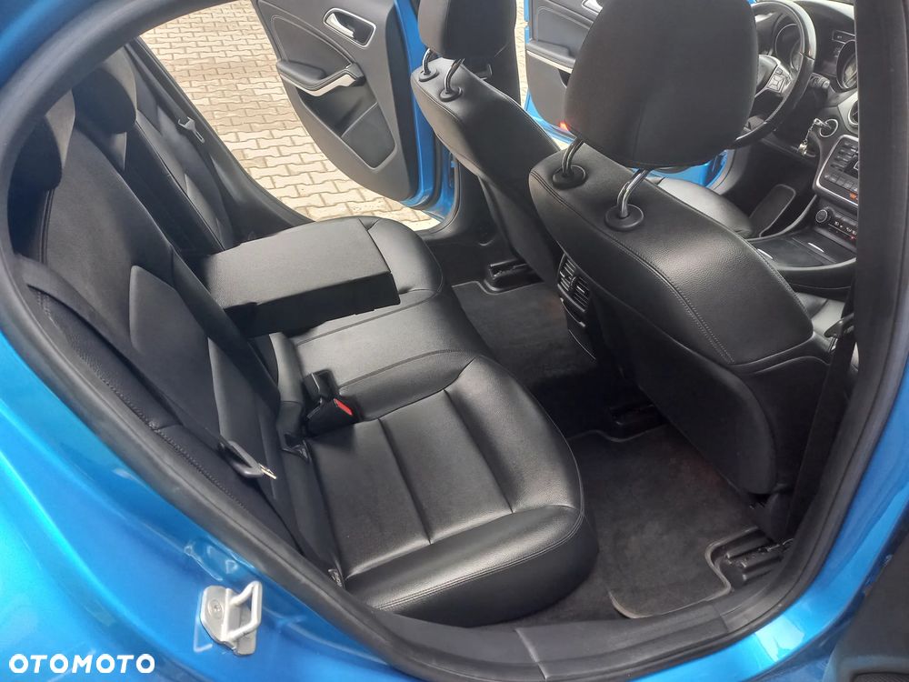 Mercedes-Benz GLA 250 4Matic 7G-DCT Edition 1 - 10