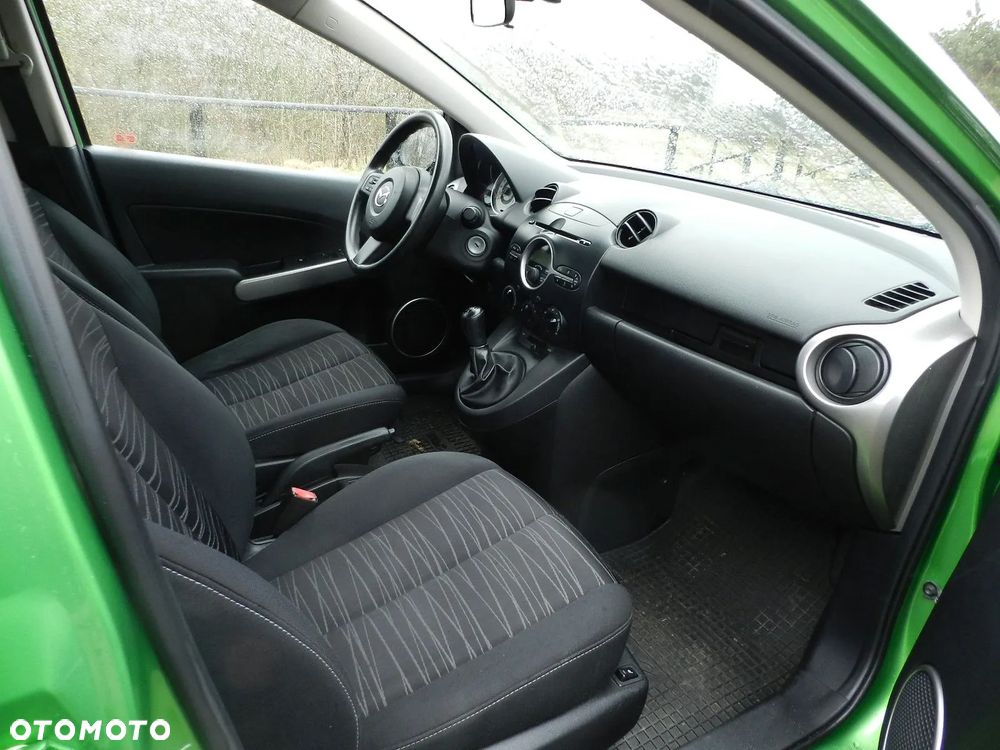 Mazda 2 - 13