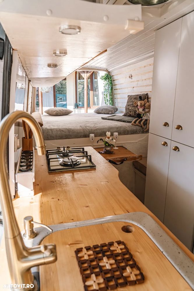 Mercedes-Benz Sprinter - 1