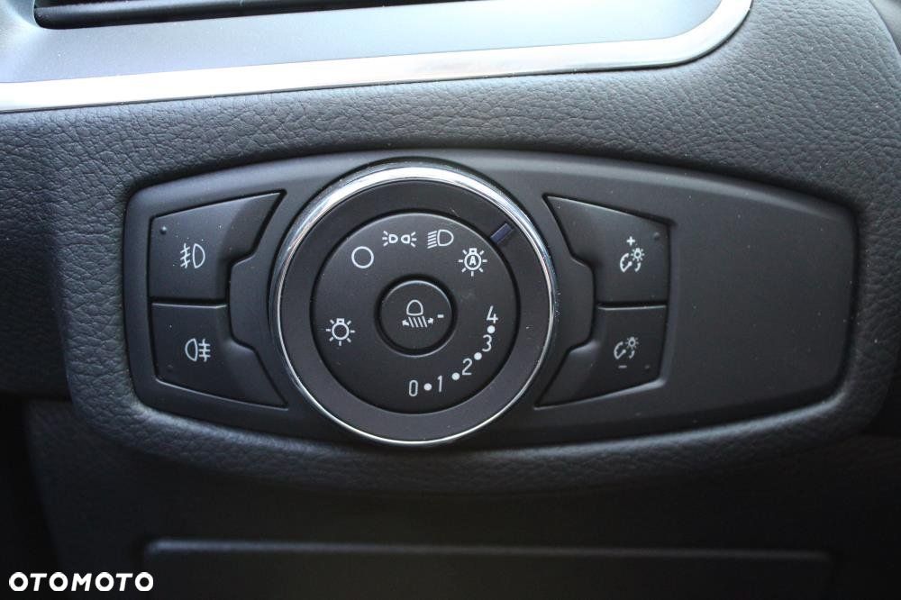 Ford S-Max - 11