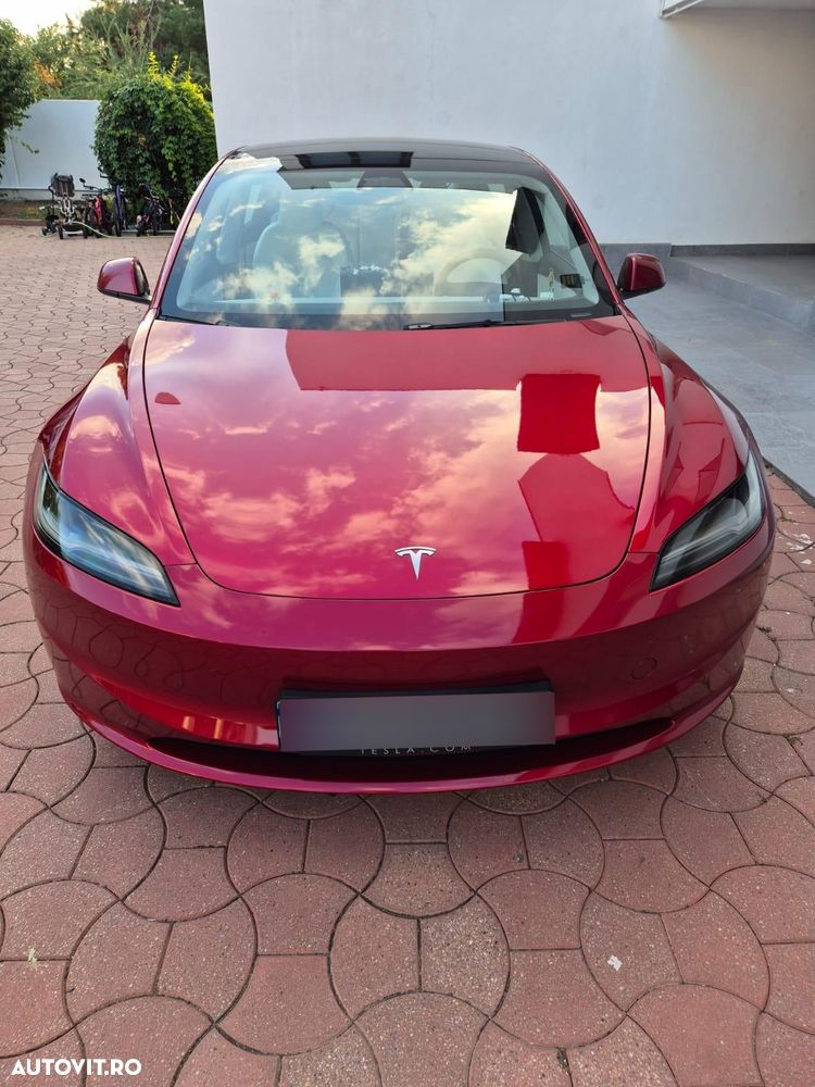 Tesla Model 3 - 1