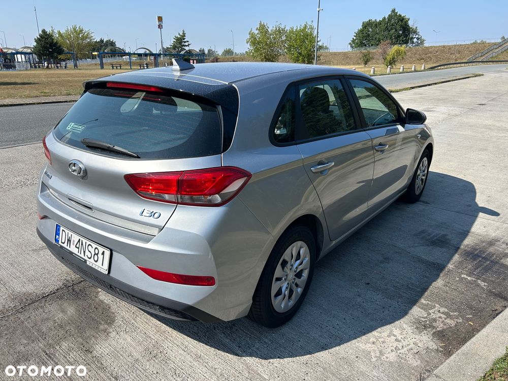 Hyundai i30 1.5 DPI Classic + - 12