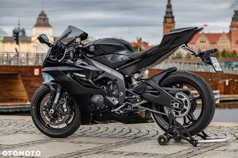 Yamaha R6 - 11