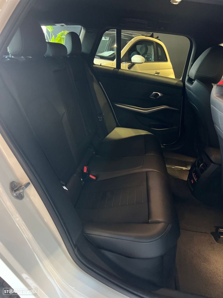 BMW 320 e Auto - 43