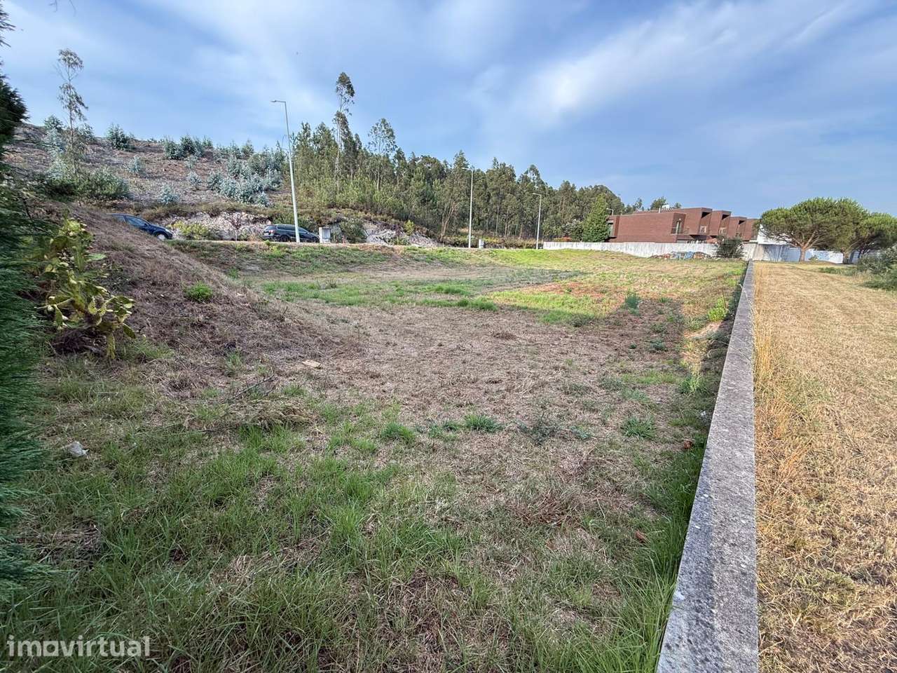 Vende-se ou permuta-se Terreno em Aveiro - Grande imagem: 5/10