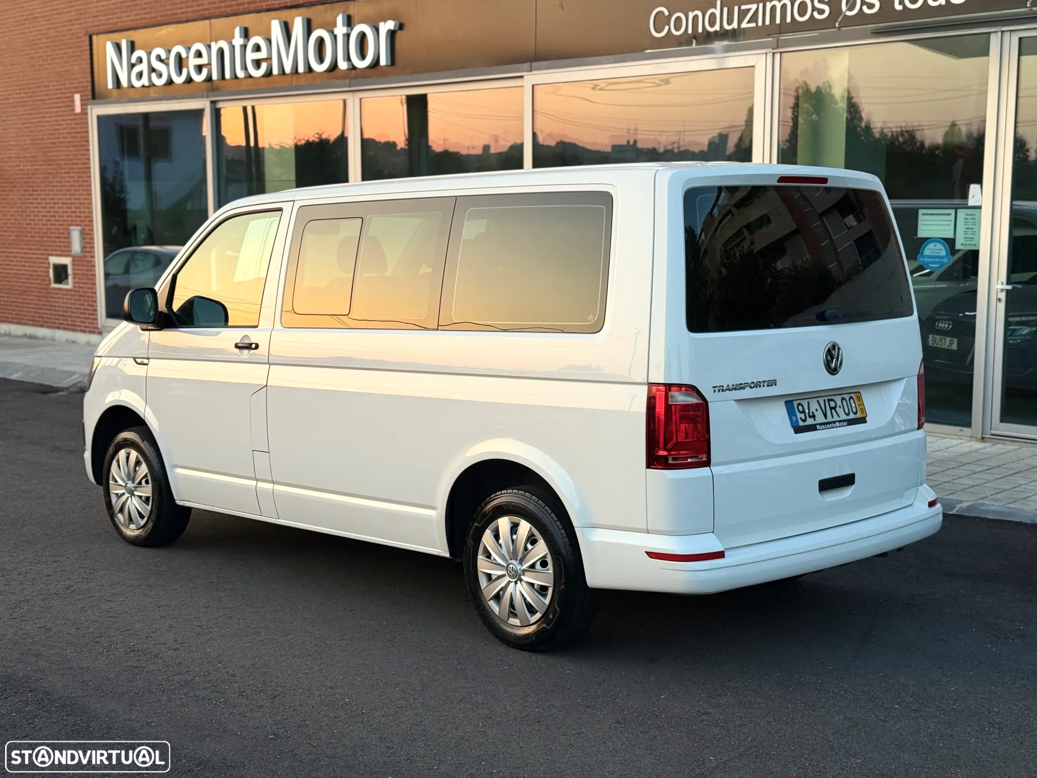 VW Transporter 2.0 TDI BM Extra AC - 11