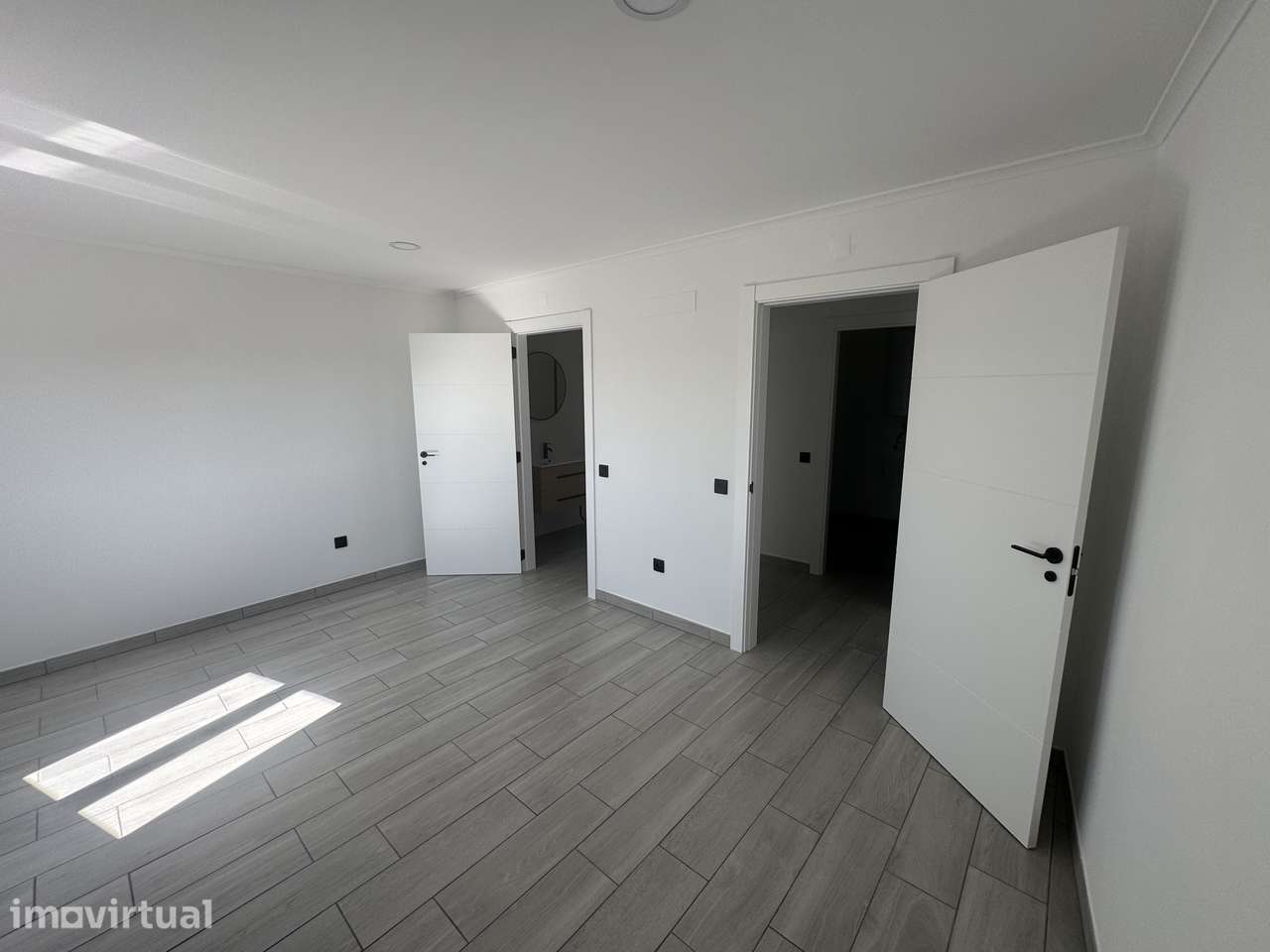 Apartamento T2 novo a estrear com terraço amplo e vista para Monsaraz - Grande imagem: 5/11