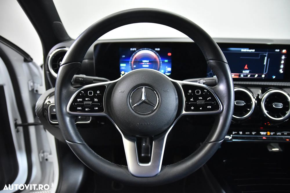 Mercedes-Benz A 250 e 8G-DCT - 16