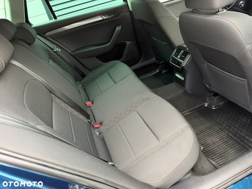 Skoda Superb 2.0 TDI SCR Active - 32