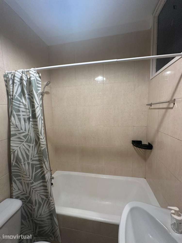 Apartamento com 4 quartos - localizado em Cedofeita Porto - Grande imagem: 4/34