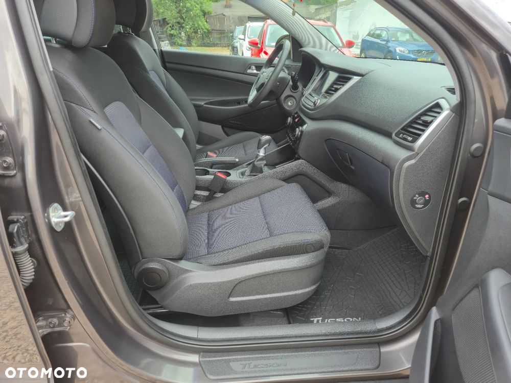 Hyundai Tucson 1.7 CRDI BlueDrive Style 2WD - 16