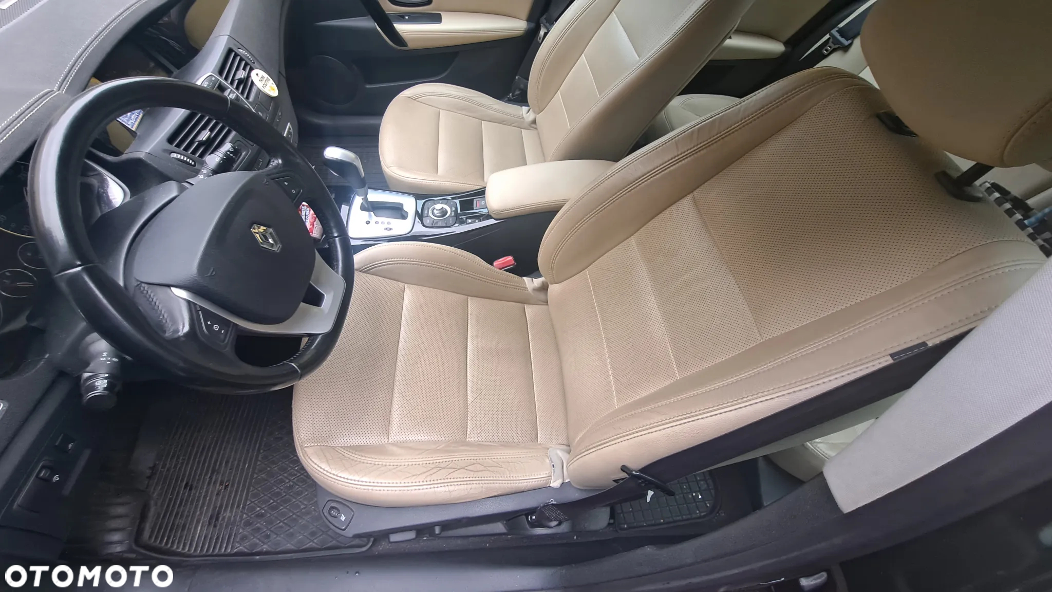 Renault Laguna 2.0 dCi Initiale - 9