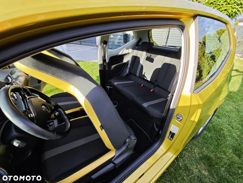Volkswagen up! 1.0 high - 17
