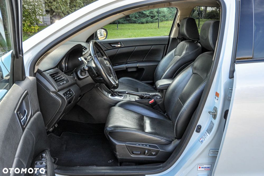 Suzuki Kizashi 2.4 Sport 4WD CVT - 7