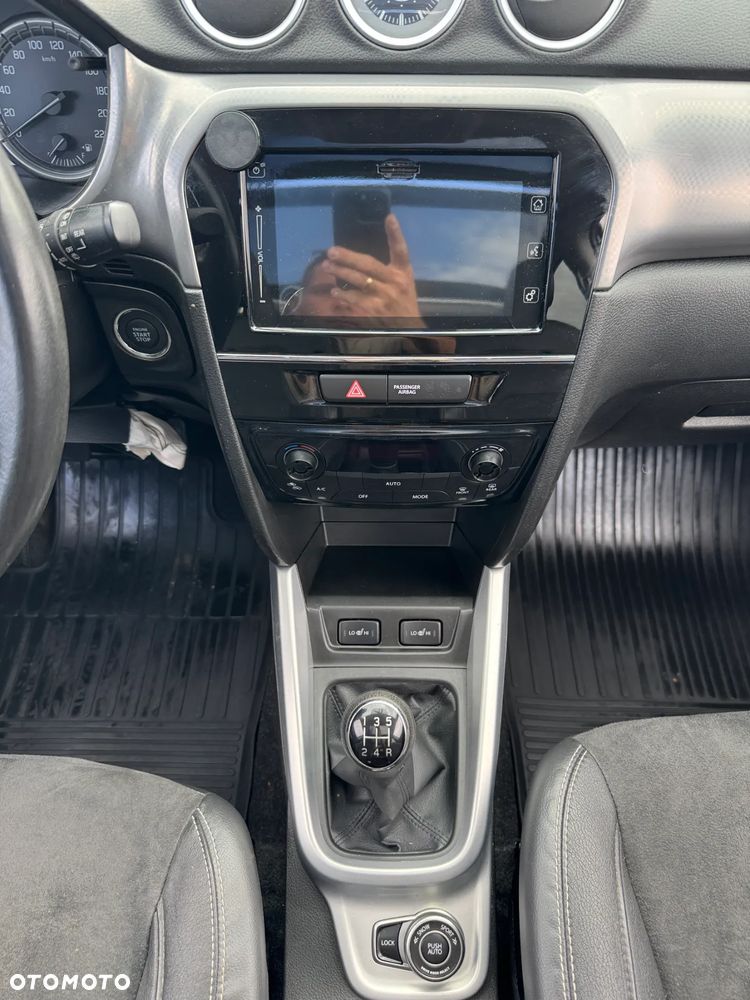 Suzuki Vitara 1.6 Premium 4WD - 16