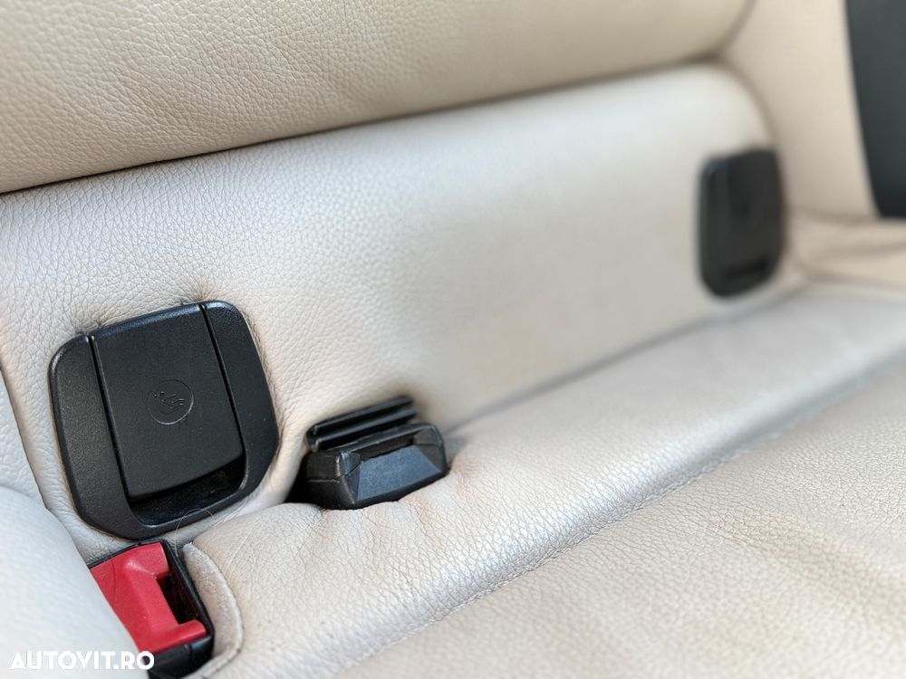 BMW Seria 3 318d DPF Touring Edition Exclusive - 28