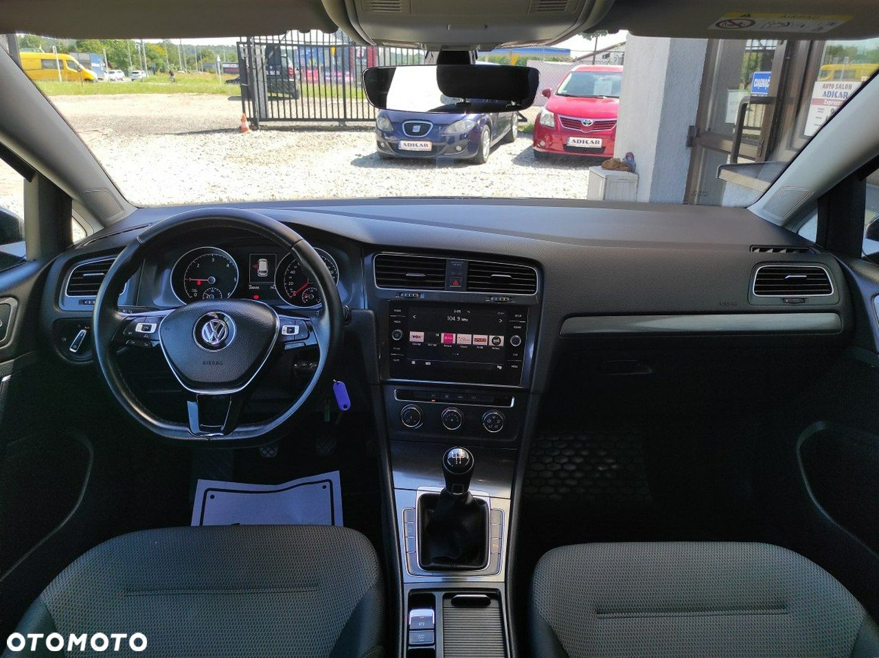 Volkswagen Golf - 11