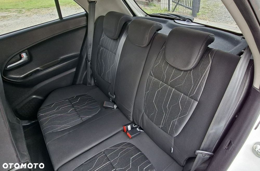 Toyota Yaris - 16