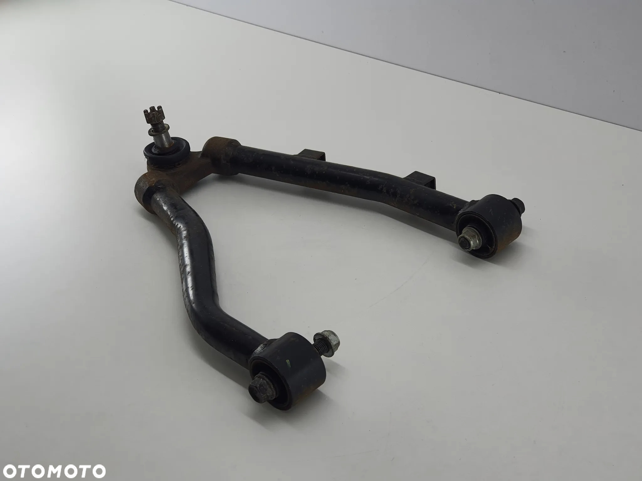 WAHACZ PRAWY PRZOD GORNY SWORZEN   TGB BLADE 550 - 2