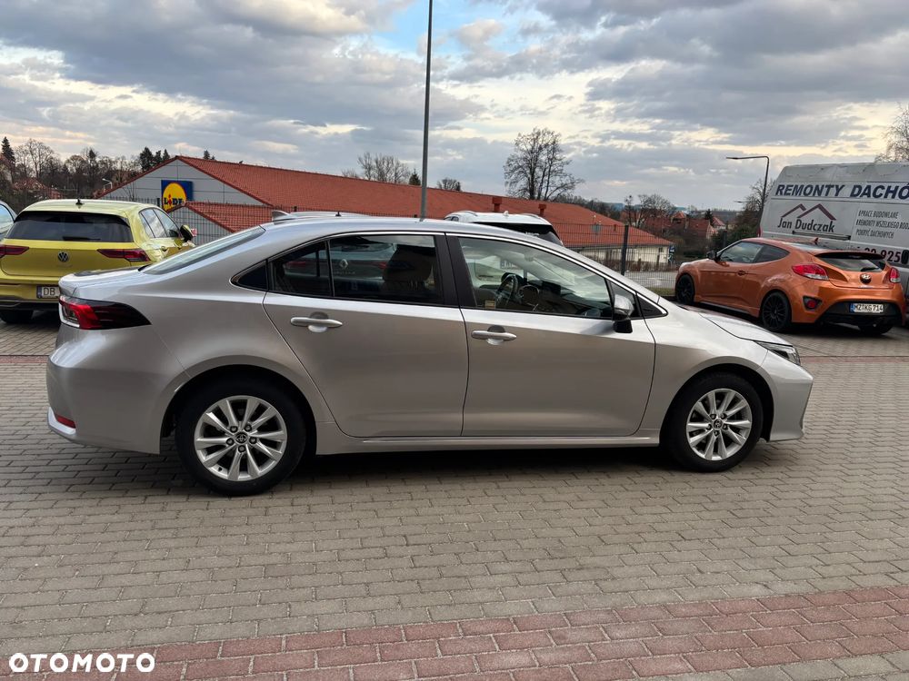 Toyota Corolla 1.8 Hybrid Executive - 16