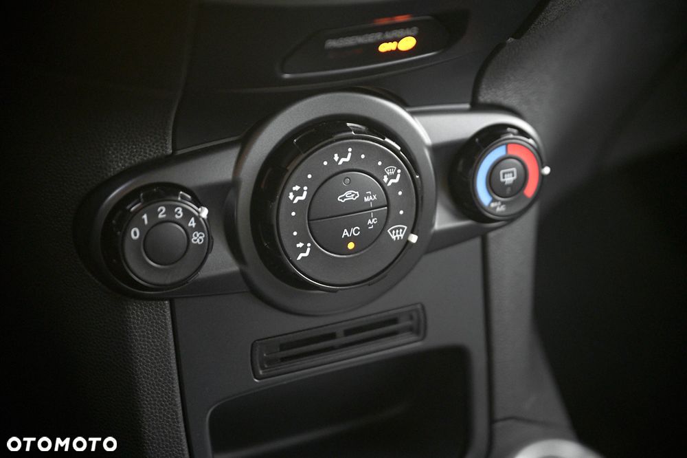 Ford Fiesta - 23