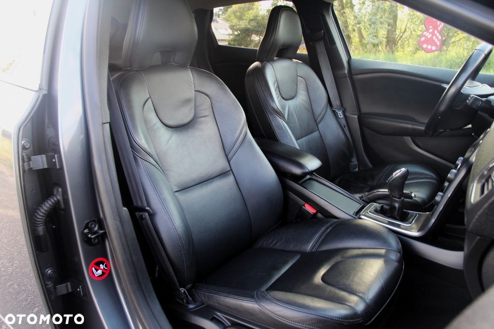 Volvo V40 D3 Summum - 18