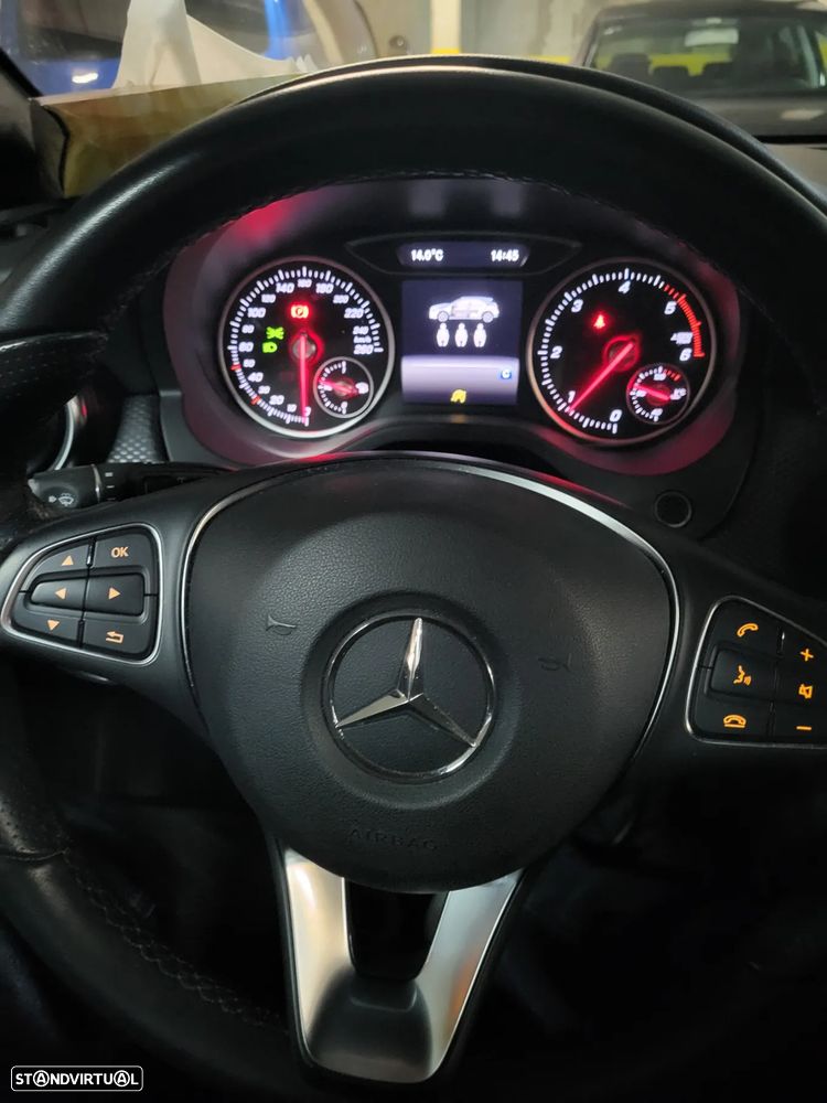 Mercedes-Benz A 180 d AMG Line - 7