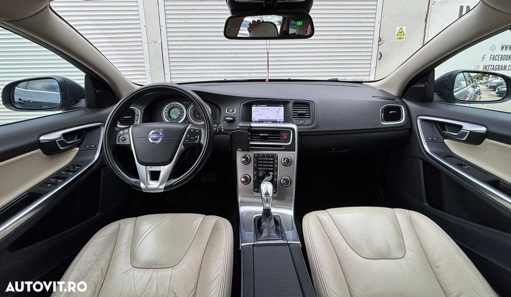 Volvo V60 D3 Start-Stop Summum - 4