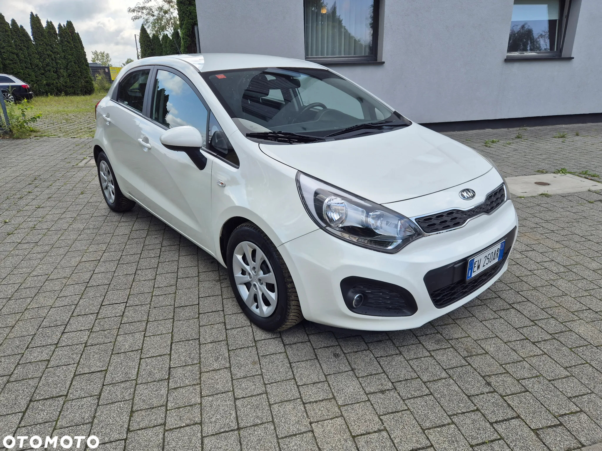 Kia Rio 1.2 L - 3