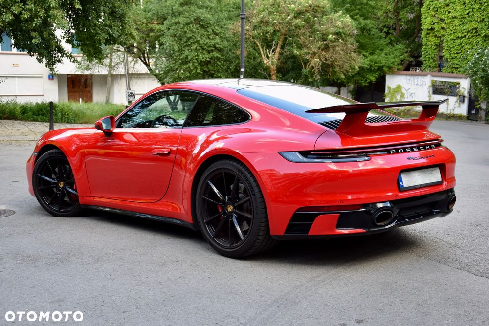 Porsche 911 Carrera 4S - 10