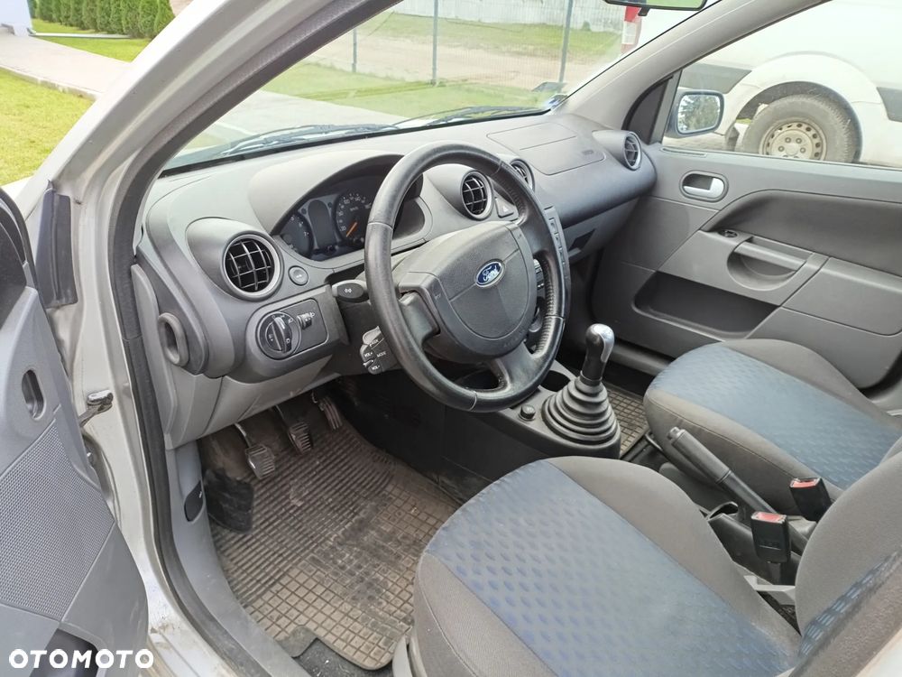 Ford Fiesta - 9