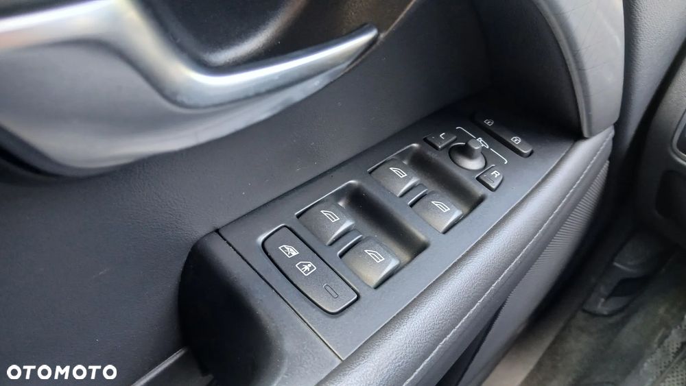 Volvo XC 70 D5 AWD Geartronic Summum - 32