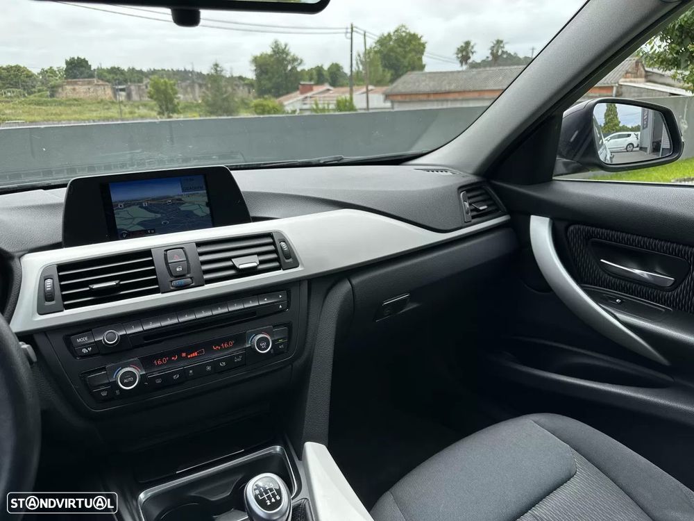 BMW 320 d EfficientDynamics Line Sport - 30
