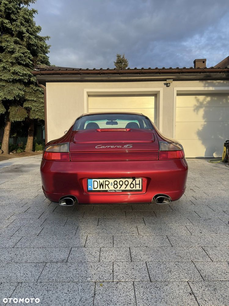 Porsche 911 Carrera 4S - 11