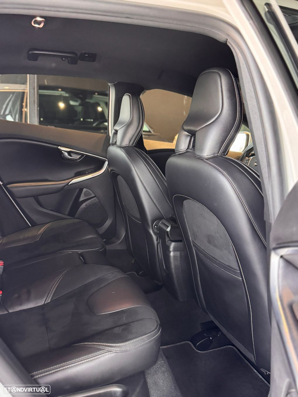 Volvo V40 2.0 D2 R-Design - 38