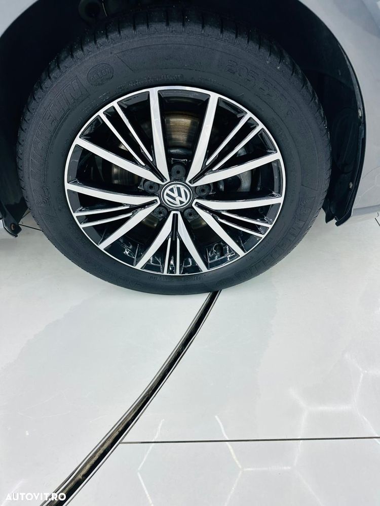 Volkswagen Golf 1.6 TDI SCR DSG Comfortline - 9