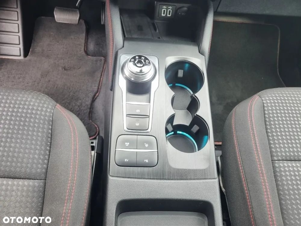 Ford Kuga - 23