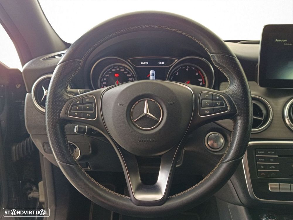 Mercedes-Benz CLA 180 - 15