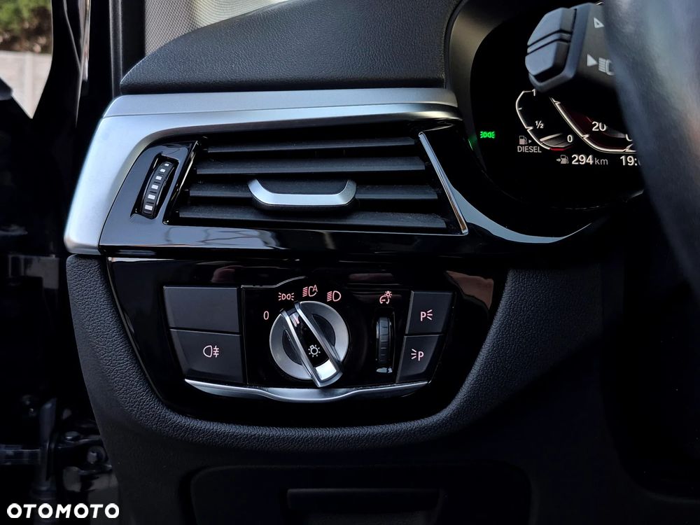 BMW Seria 5 518d Modern Line - 24