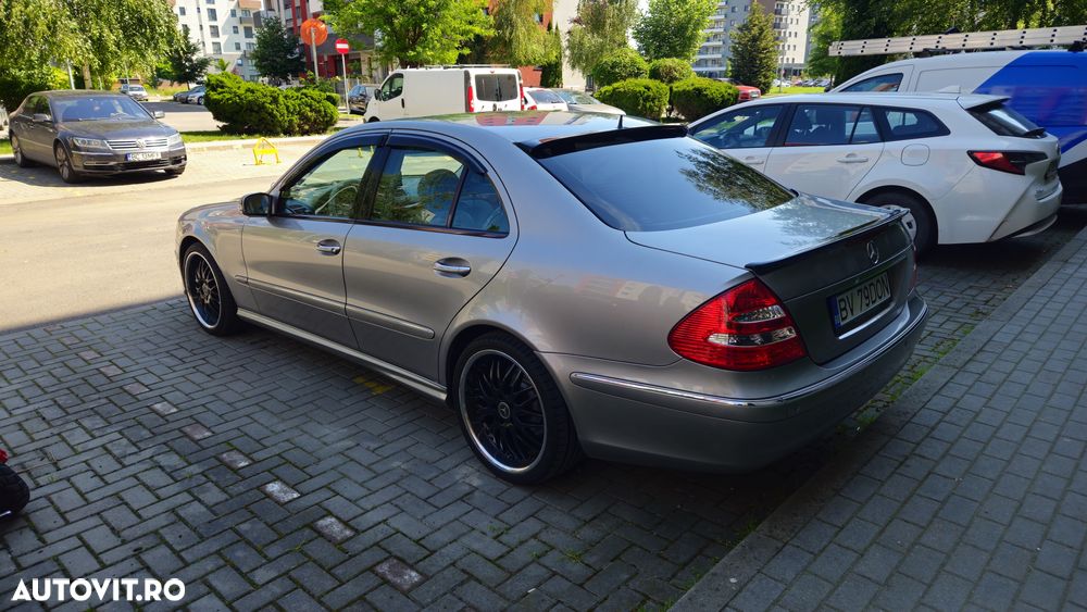 Mercedes-Benz E 200 KOMPRESSOR Automatik Elegance Sport Edition - 17