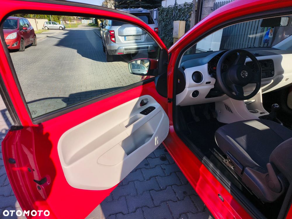 Volkswagen up! move - 13