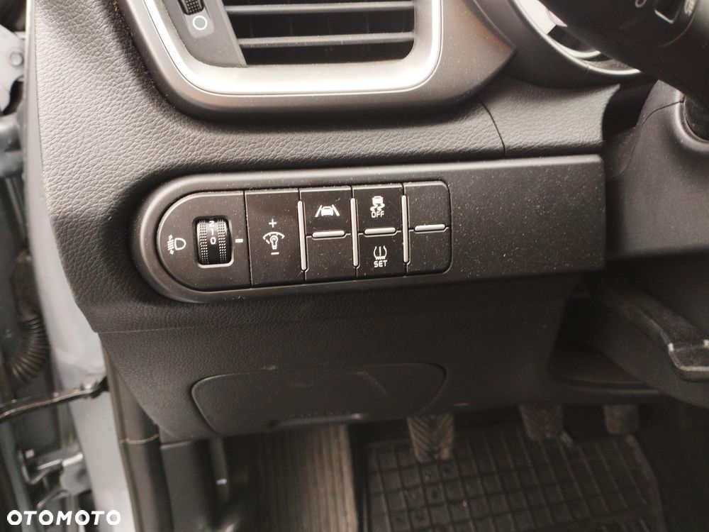 Kia Ceed 1.5 T-GDI M - 26