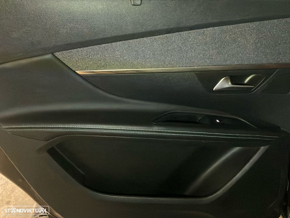 Peugeot 5008 1.5 BlueHDi Allure Pack EAT8 - 24